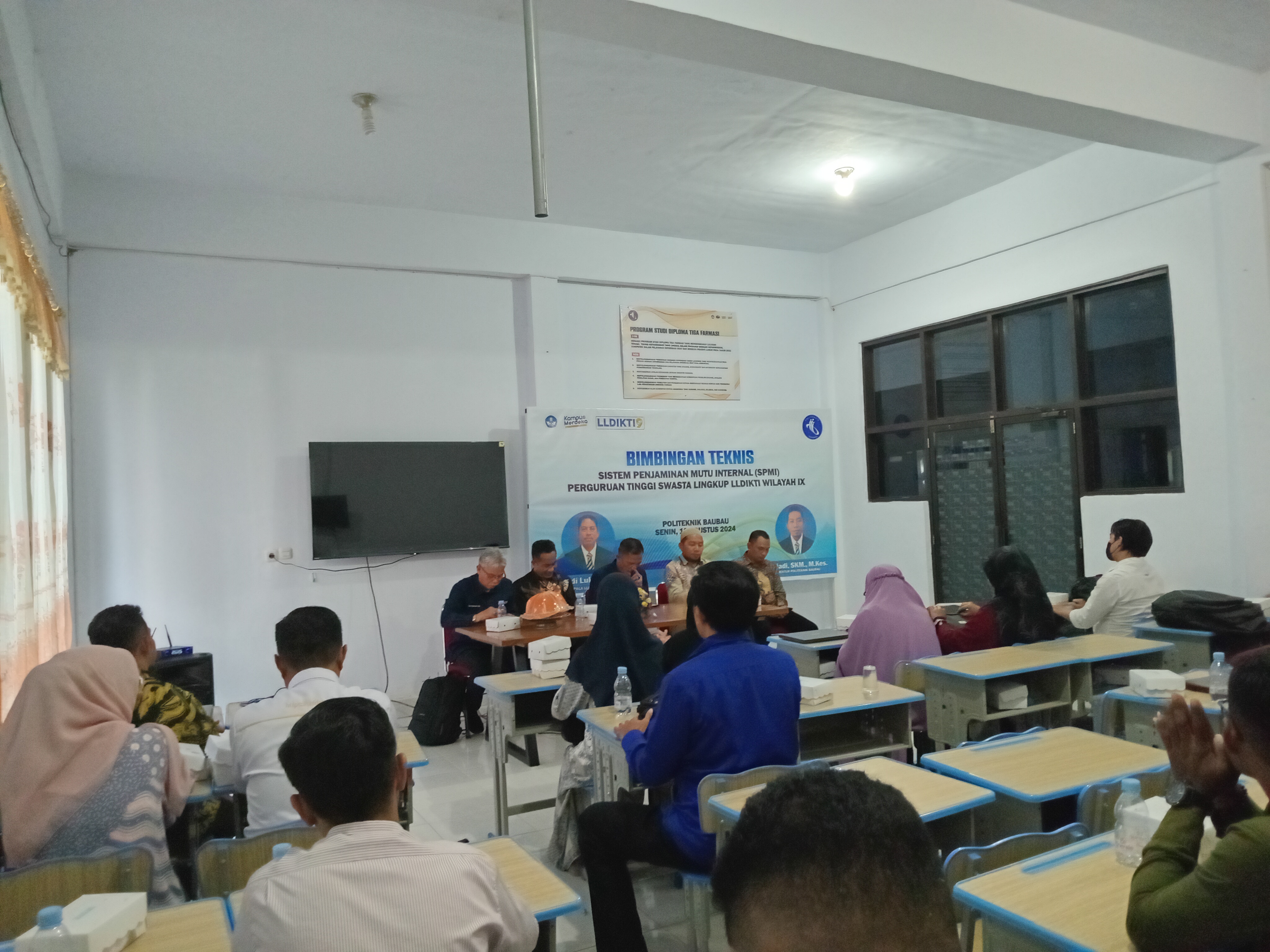 Anggota Lembaga Penjaminan Mutu Universitas Muhammadiyah Buton Mengikuti Kegiatan Bimbingan Teknis SPMI di Politeknik Baubau