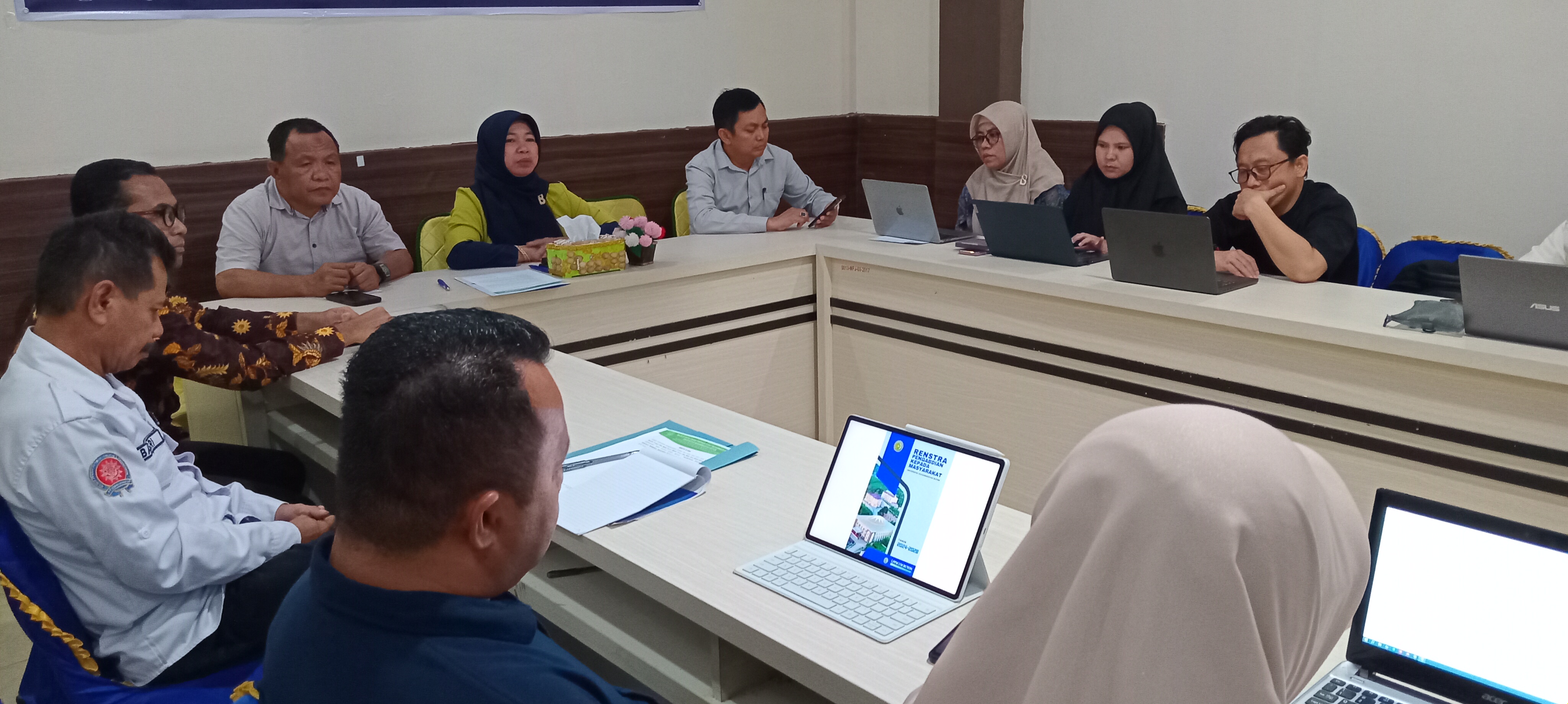 Lembaga Penjaminan Mutu Hadiri Rapat Presentasi Dokumen Rencana Strategis Universitas Muhammadiyah Buton 2024–2028