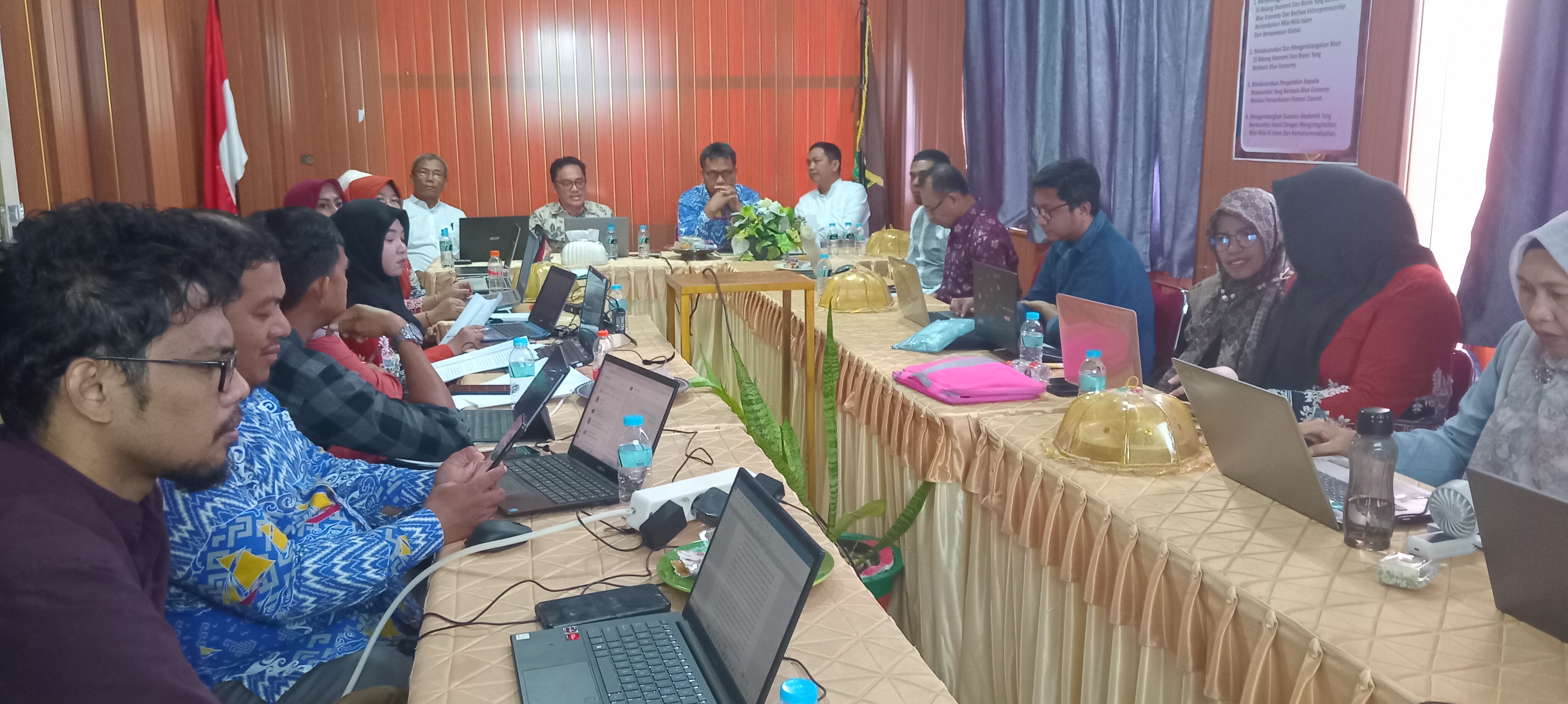 Lembaga Penjaminan Mutu Universitas Muhammadiyah Buton Universitas Muhammadiyah Buton Hadiri Rapat Pendampingan Borang Akreditasi Program Studi Manajemen Bersama Narasumber Ahli