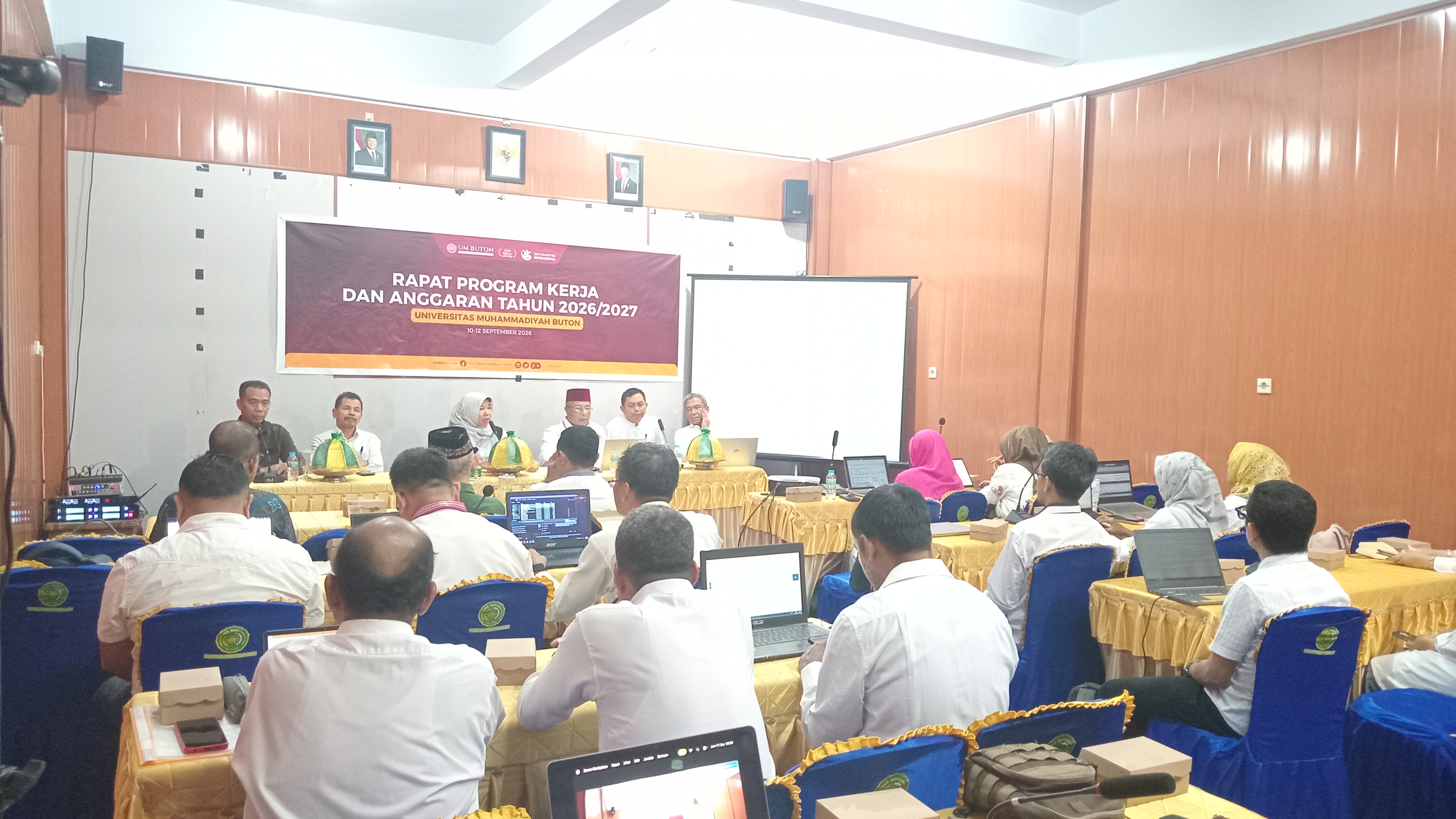 Hari Kedua Rapat Program Kerja & Anggaran UM Buton 2027, Lembaga Penjaminan Mutu Dalami Pembahasan Anggaran Setiap Unit Kerja