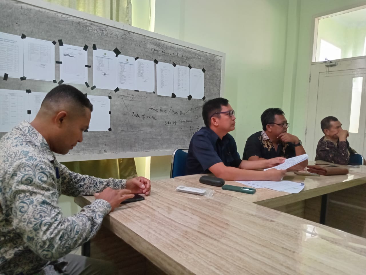 Lembaga Penjaminan Mutu dan Wakil Rektor I Bidang Akademik Lakukan Pendampingan Monev LED Akreditasi Program Studi S1 Ilmu Hukum